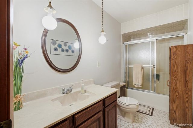 11034 Grand River Road, Brighton, MI 48116