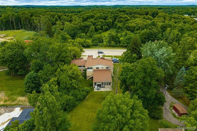 11034 Grand River Road, Brighton, MI 48116