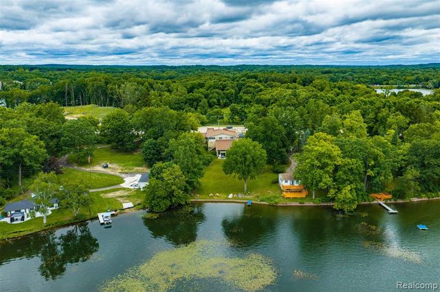 11034 Grand River Road, Brighton, MI 48116