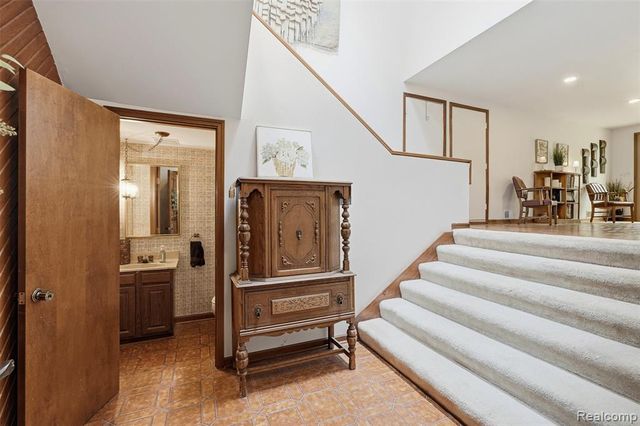 11034 Grand River Road, Brighton, MI 48116