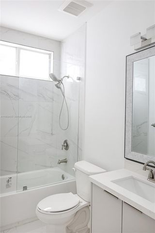 1221 NW 45th St A, Miami, FL 33142