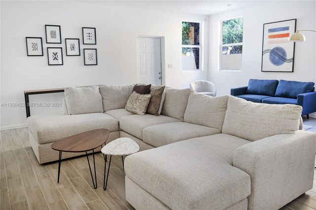 1221 NW 45th St A, Miami, FL 33142