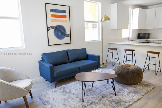 1221 NW 45th St A, Miami, FL 33142