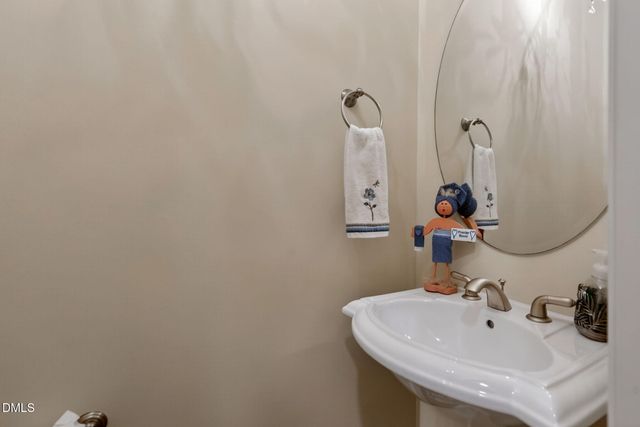 5216 Roswellcrest Court, Apex, NC 27539