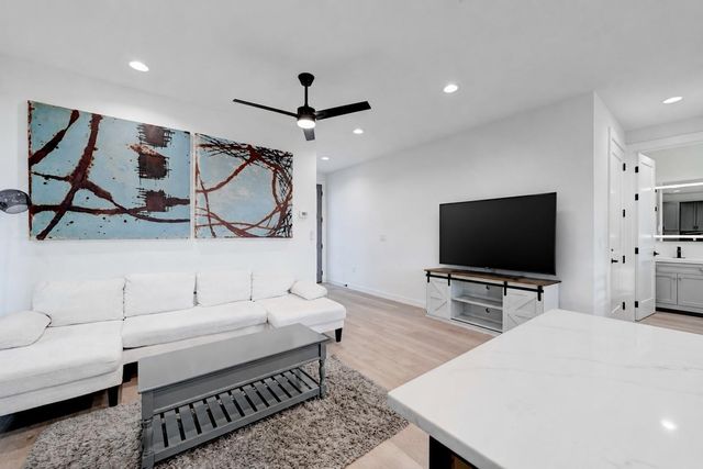 2220 Yellow Jacket LN 1, Austin, TX 78741