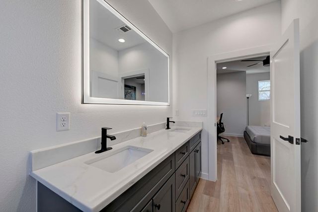 2220 Yellow Jacket LN 1, Austin, TX 78741