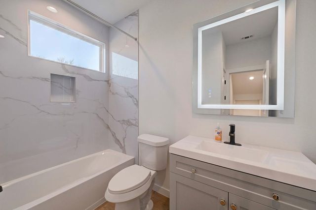 2220 Yellow Jacket LN 1, Austin, TX 78741