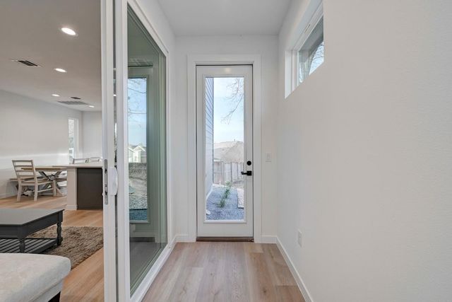2220 Yellow Jacket LN 1, Austin, TX 78741