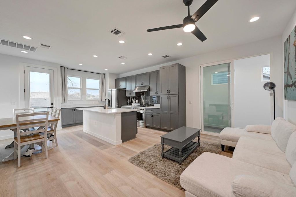 2220 Yellow Jacket LN 1, Austin, TX 78741