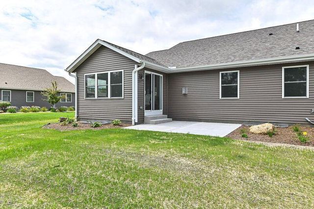 311 N Trailview CIRCLE, Waterford, WI 53185
