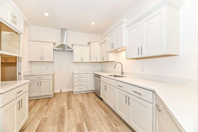 311 N Trailview CIRCLE, Waterford, WI 53185