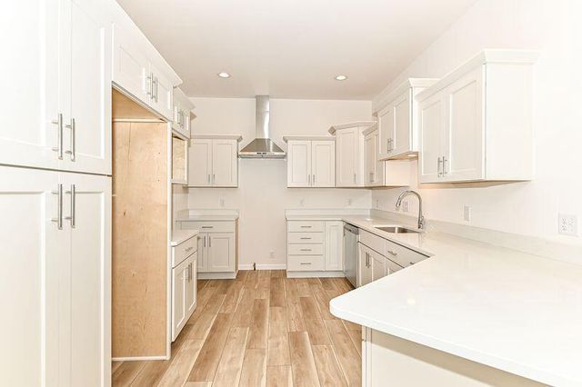 311 N Trailview CIRCLE, Waterford, WI 53185