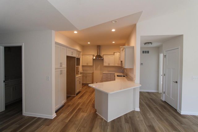 311 N Trailview CIRCLE, Waterford, WI 53185