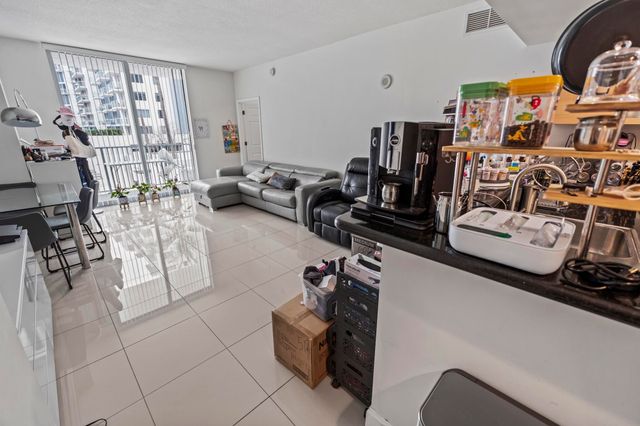 140 S Dixie Highway 512, Hollywood, FL 33020