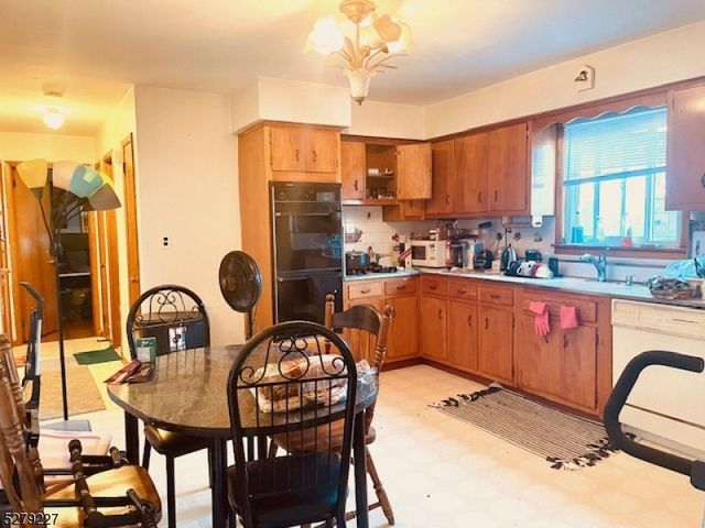 447 Elm St, Kearny Town, NJ 07032