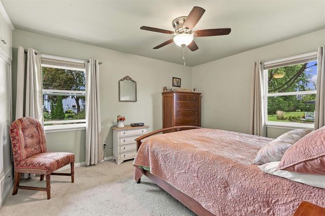 854 E CECIL STREET, Neenah, WI 54956