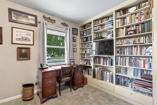 854 E CECIL STREET, Neenah, WI 54956