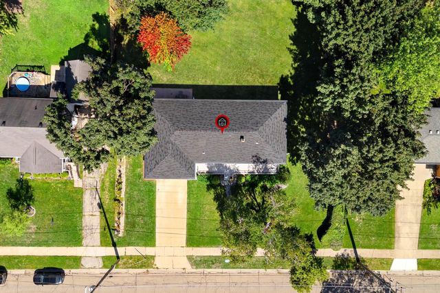 854 E CECIL STREET, Neenah, WI 54956