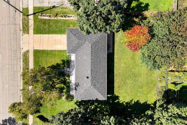 854 E CECIL STREET, Neenah, WI 54956