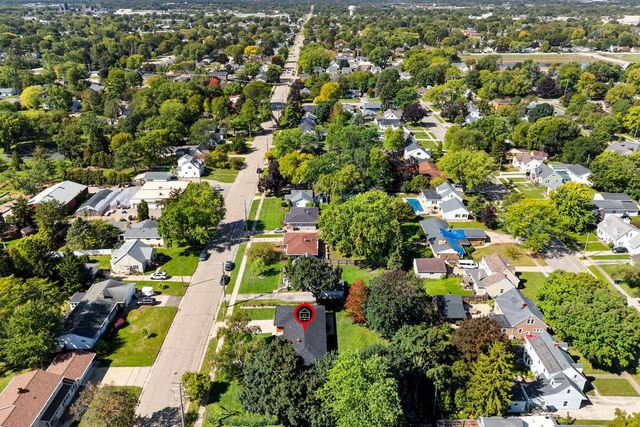 854 E CECIL STREET, Neenah, WI 54956