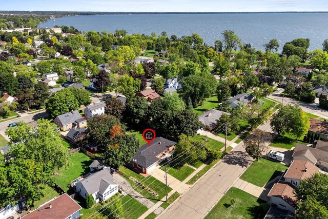 854 E CECIL STREET, Neenah, WI 54956