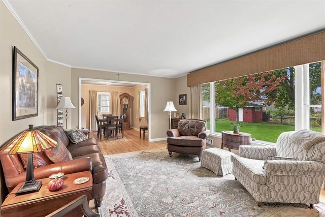 854 E CECIL STREET, Neenah, WI 54956