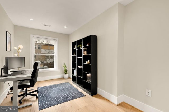 432 EMERSON ST NW, Washington, DC 20011