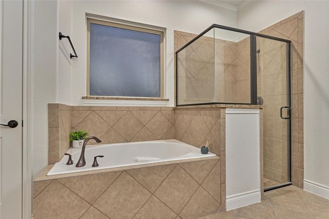 32 Waterford Way, Montgomery, TX 77356