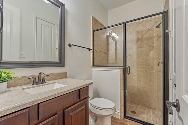 32 Waterford Way, Montgomery, TX 77356