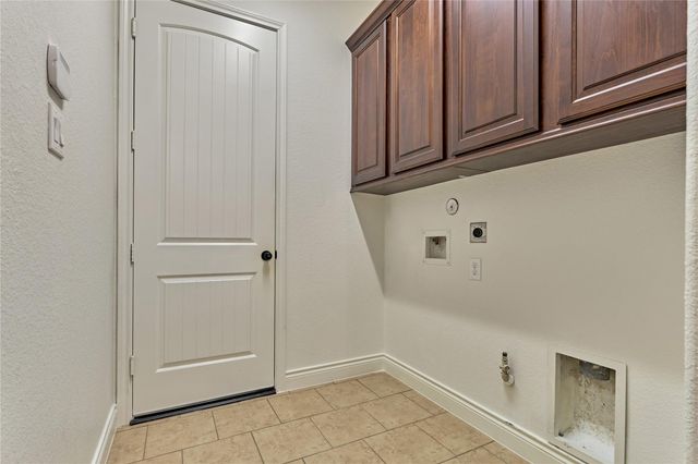 32 Waterford Way, Montgomery, TX 77356
