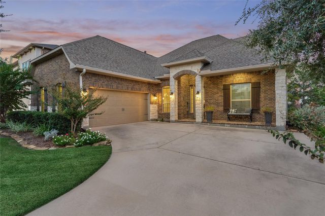 32 Waterford Way, Montgomery, TX 77356