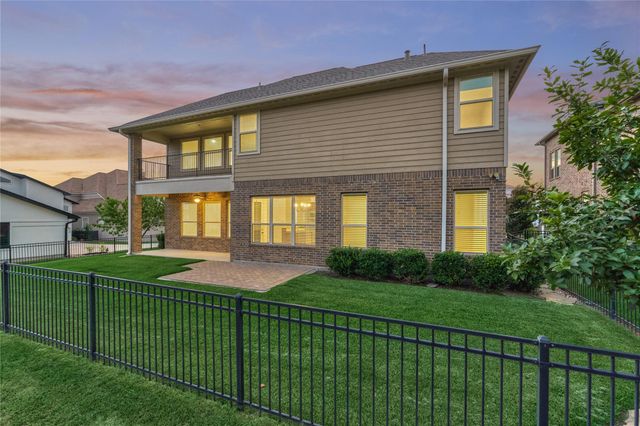 32 Waterford Way, Montgomery, TX 77356