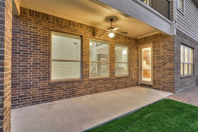 32 Waterford Way, Montgomery, TX 77356