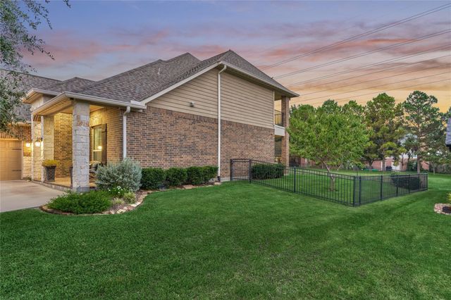 32 Waterford Way, Montgomery, TX 77356