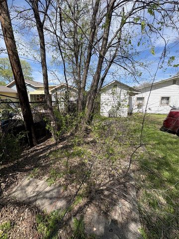 2564 High Crest Avenue, Fort Worth, TX 76111