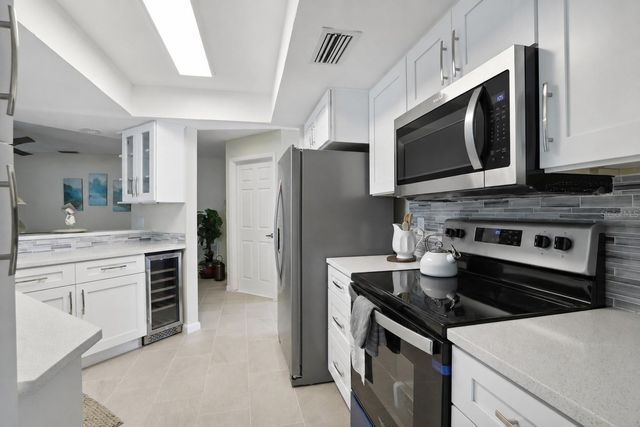 7698 CARDIFF COURT, St Petersburg, FL 33709