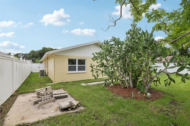 7698 CARDIFF COURT, St Petersburg, FL 33709