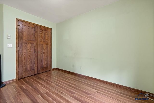 301 S 5TH ST, Hot Springs, SD 57747