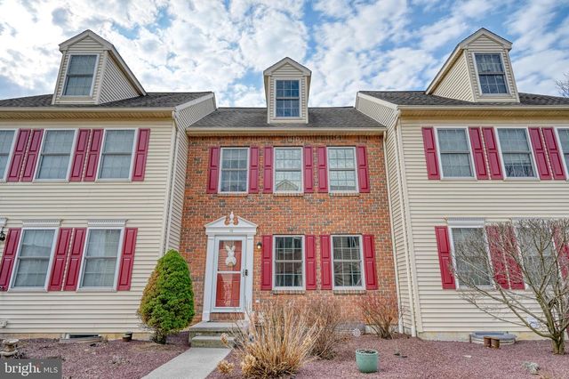 10 WEISER CT, Womelsdorf, PA 19567