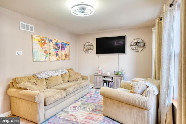 10 WEISER CT, Womelsdorf, PA 19567