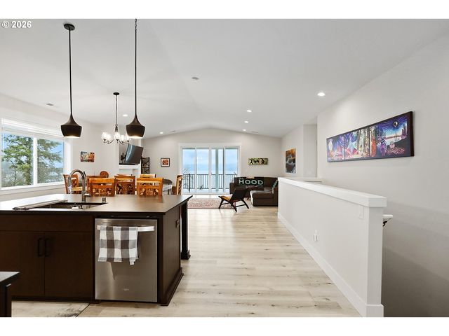 250 Ne LOWER BASSO Cir, Stevenson, WA 98648