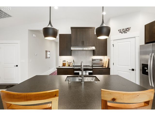250 Ne LOWER BASSO Cir, Stevenson, WA 98648