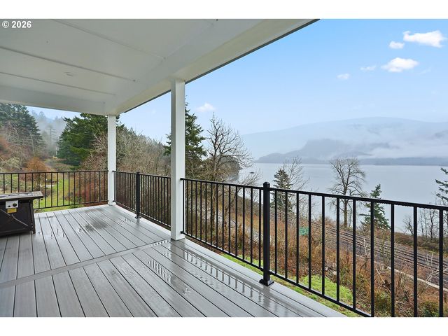 250 Ne LOWER BASSO Cir, Stevenson, WA 98648