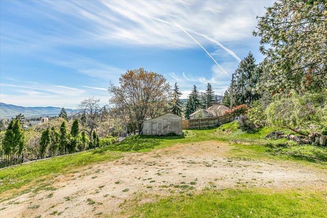 166 Nob Hill Street, Ashland, OR 97520