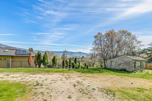 166 Nob Hill Street, Ashland, OR 97520