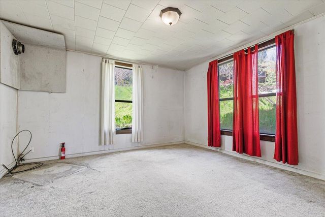 166 Nob Hill Street, Ashland, OR 97520