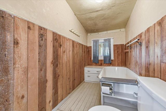 166 Nob Hill Street, Ashland, OR 97520