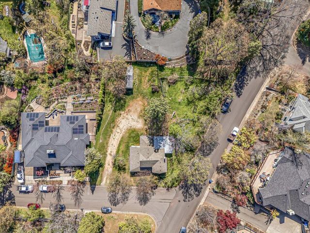 166 Nob Hill Street, Ashland, OR 97520