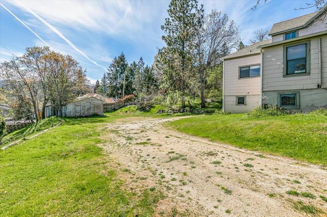 166 Nob Hill Street, Ashland, OR 97520