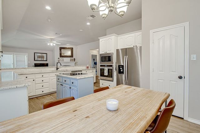 2325 Point Star Drive, Arlington, TX 76001